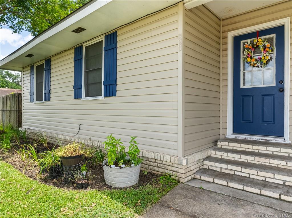 210 East Miller Street Iowa, LA 70647 - Photo 2 of 23