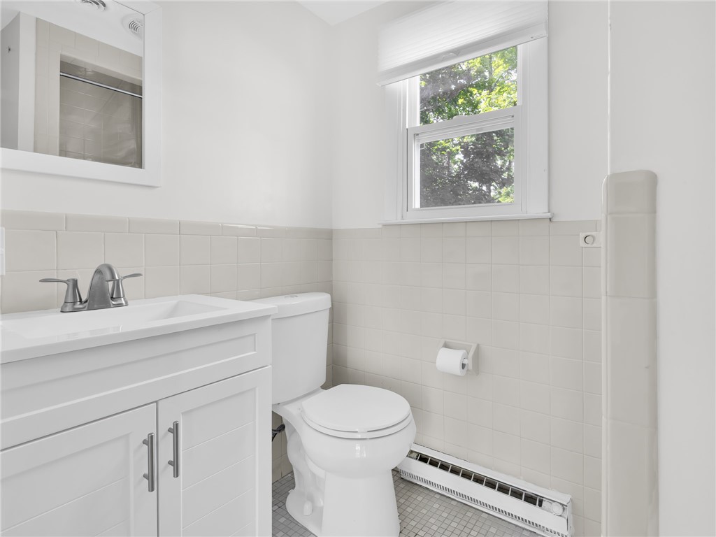 8 Gould Road Cranston, RI 02921 - Photo 7 of 10 Gallery Image 7