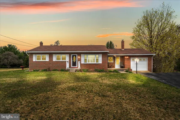 $294,900 | 1635 Fairview Drive, Berkeley Springs, WV 25411