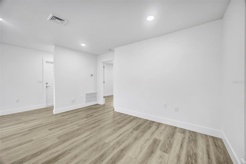 11728 Raintree Drive Temple Terrace, FL 33617 - Photo 15 of 41