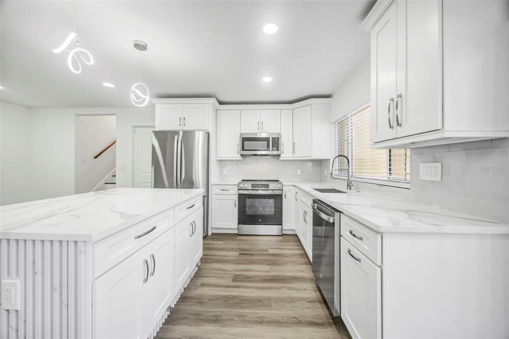 11728 Raintree Drive Temple Terrace, FL 33617 - Photo 5 of 41