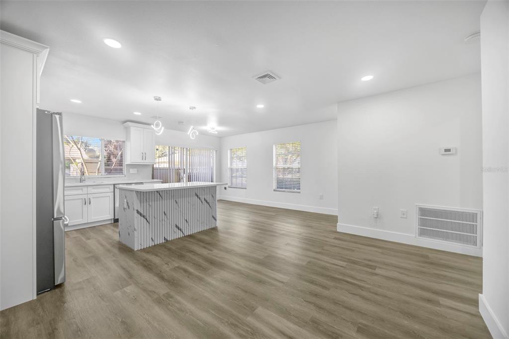 11728 Raintree Drive Temple Terrace, FL 33617 - Photo 8 of 41