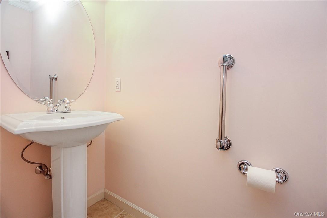 213 Waterside Close, Unit CLOSE Peekskill, NY 10566 - Photo 15 of 33