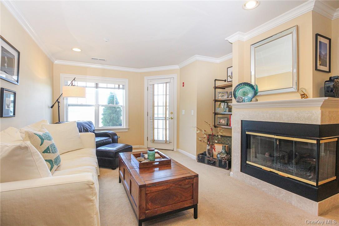 213 Waterside Close, Unit CLOSE Peekskill, NY 10566 - Photo 5 of 33