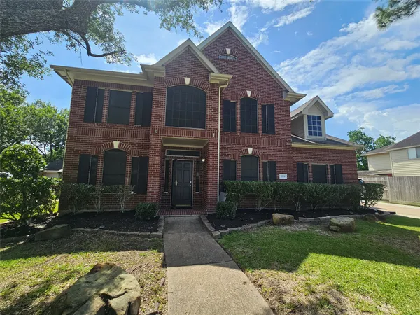 $3,200 | 3709 Pinehurst Drive, Pearland, TX 77581