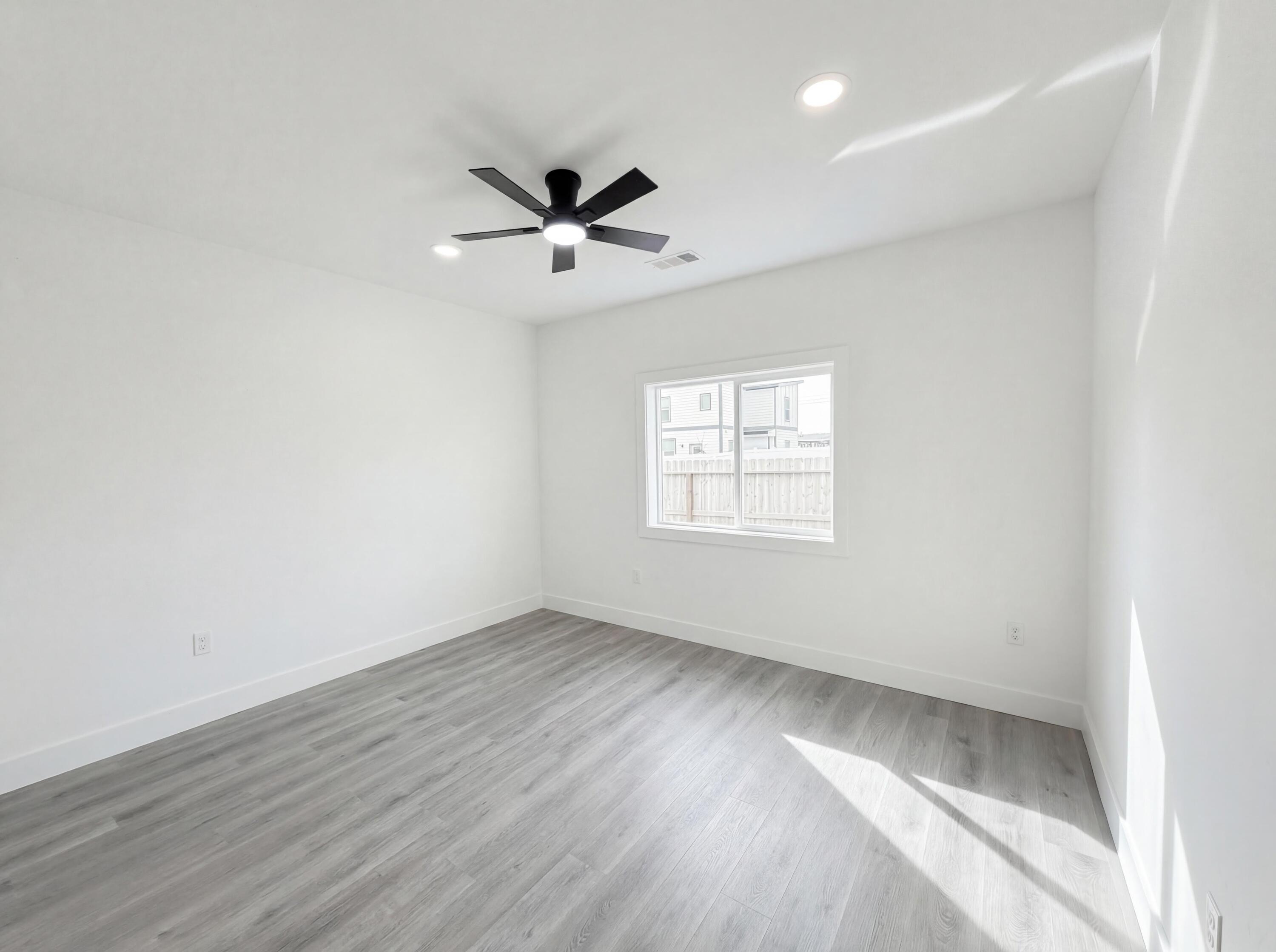 465 Arnos Street Talent, OR 97540 - Photo 18 of 30