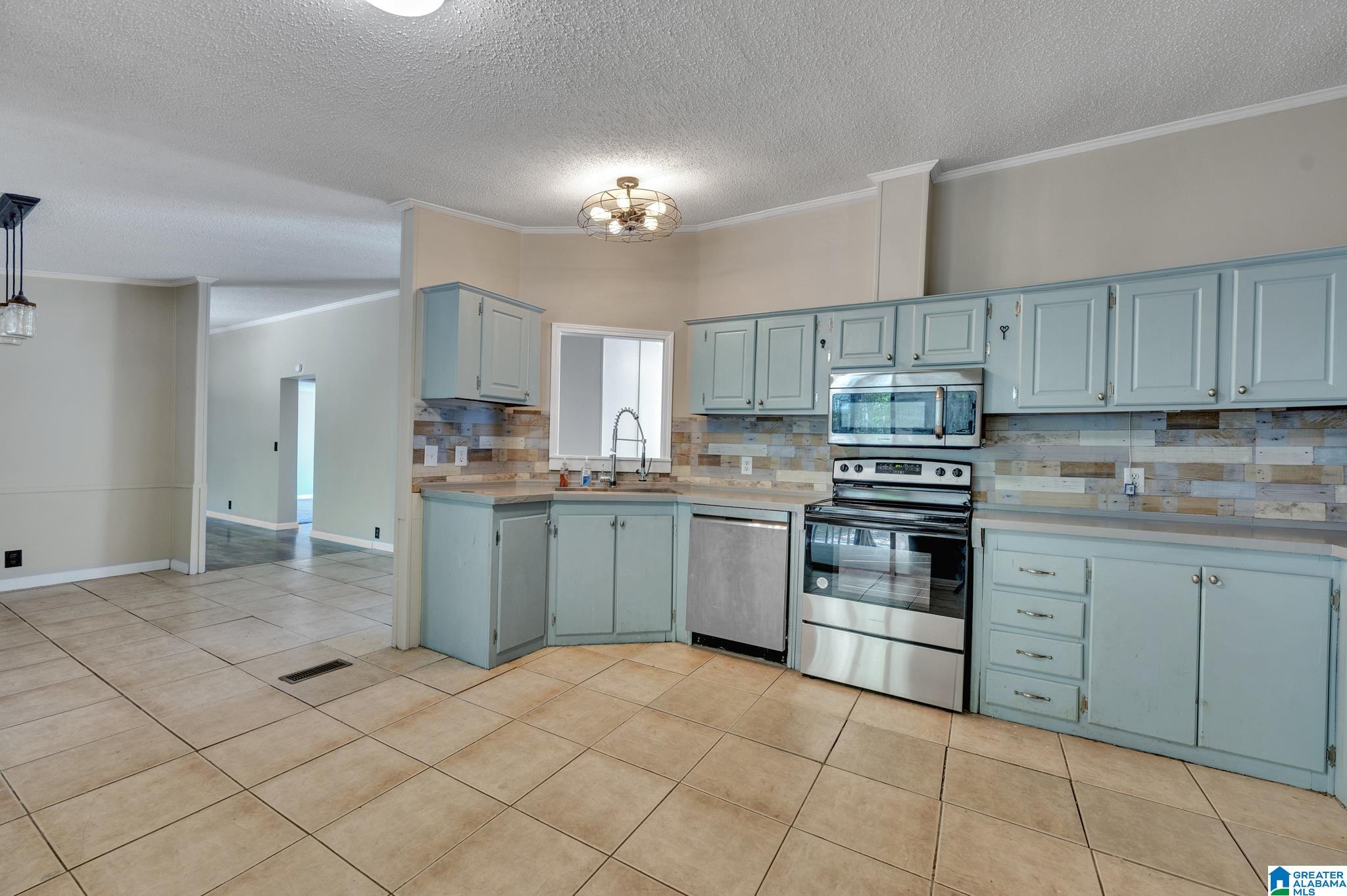 242 Bailey Way Hayden, AL 35079 - Photo 8 of 27