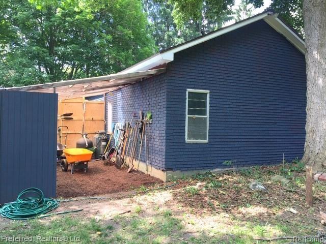 6215 Fenton Road Flint, MI 48507 - Photo 13 of 43