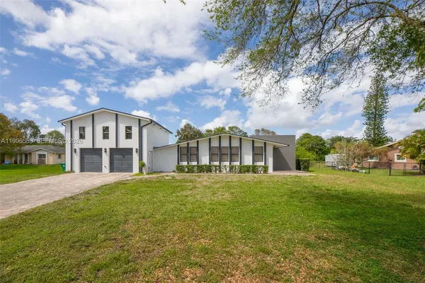 $8,500 | 17101 Southwest 48th Street, Southwest Ranches, FL 33331