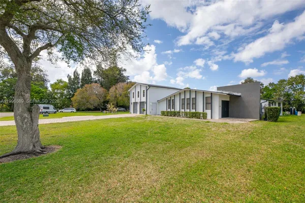 $8,500 | 17101 Southwest 48th Street, Southwest Ranches, FL 33331