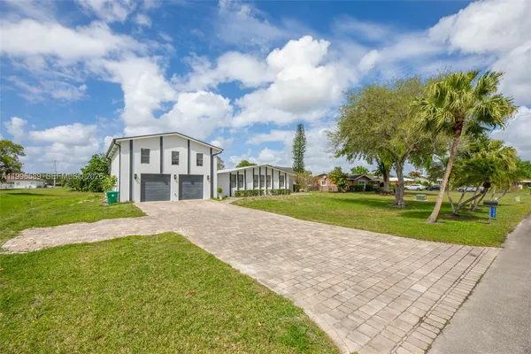 $8,500 | 17101 Southwest 48th Street, Southwest Ranches, FL 33331