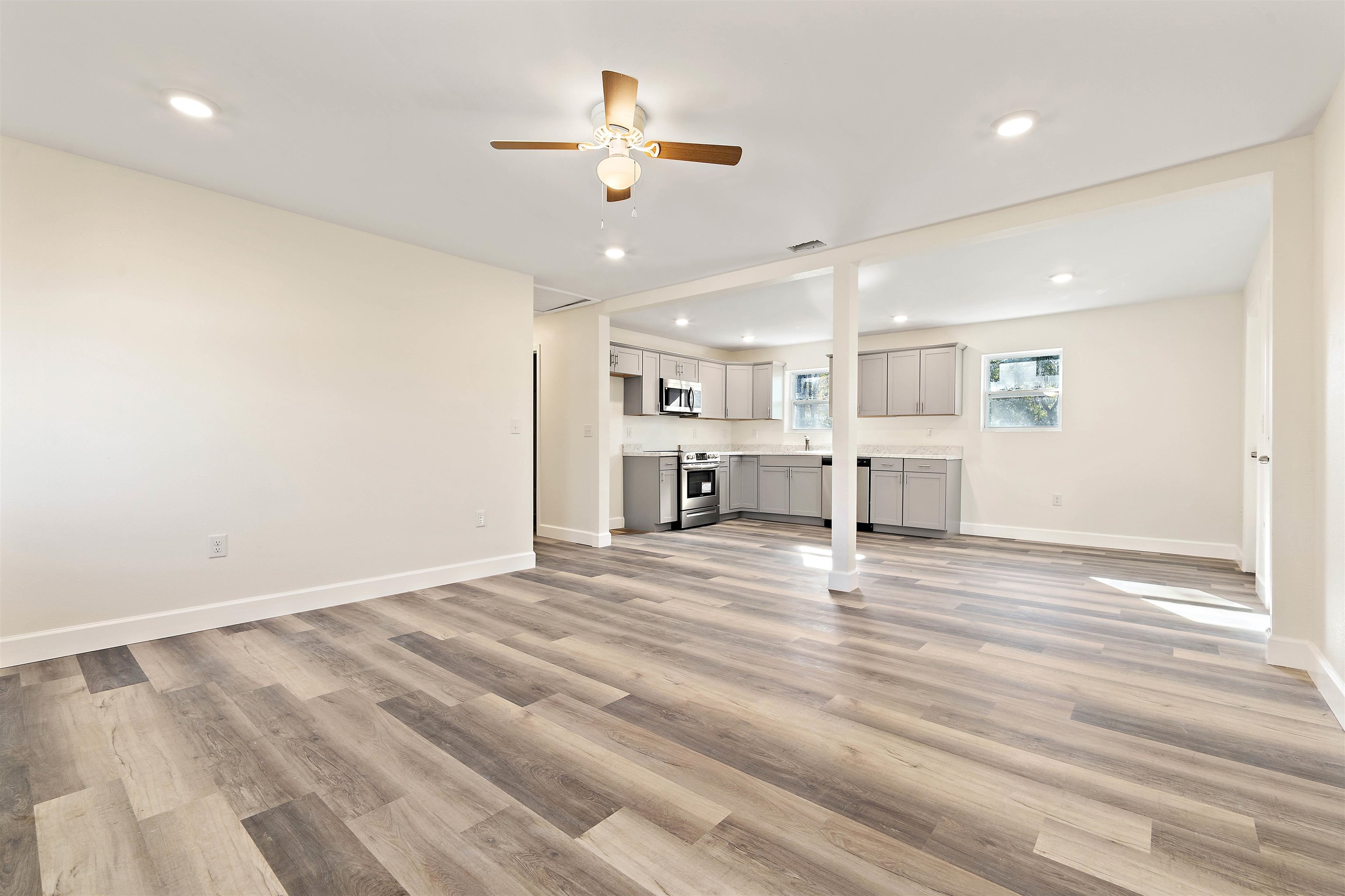 410 East Mango Street Bay Minette, AL 36507 - Photo 5 of 26