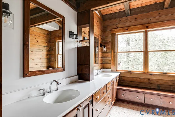 $550,000 | 29333 Westward Lane, Ruther Glen, VA 22546