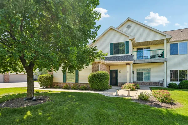 $274,900 | 118 Pheasant Run, Unit D, Johnson Creek, WI 53038