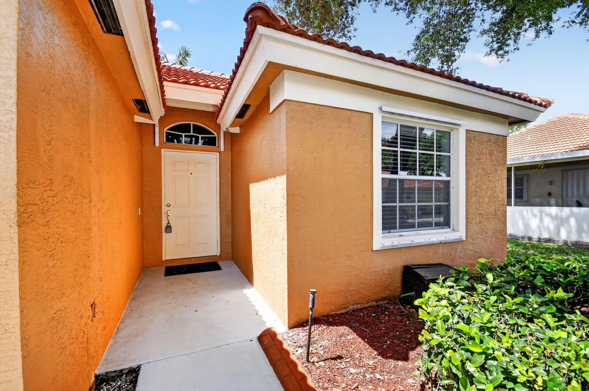 1084 Aspri Way Riviera Beach, FL 33418 - Photo 4 of 78 4-web-or-mls-DSC_3557