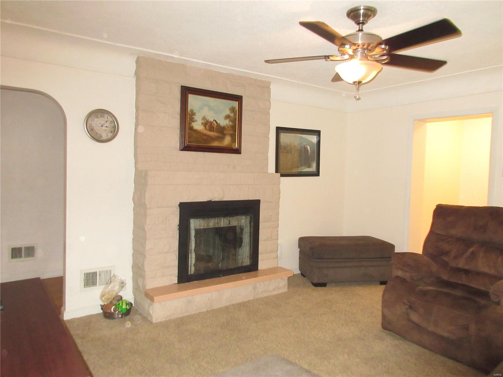2316 Staunton Road Troy, IL 62294 - Photo 6 of 25 Gallery Image 6