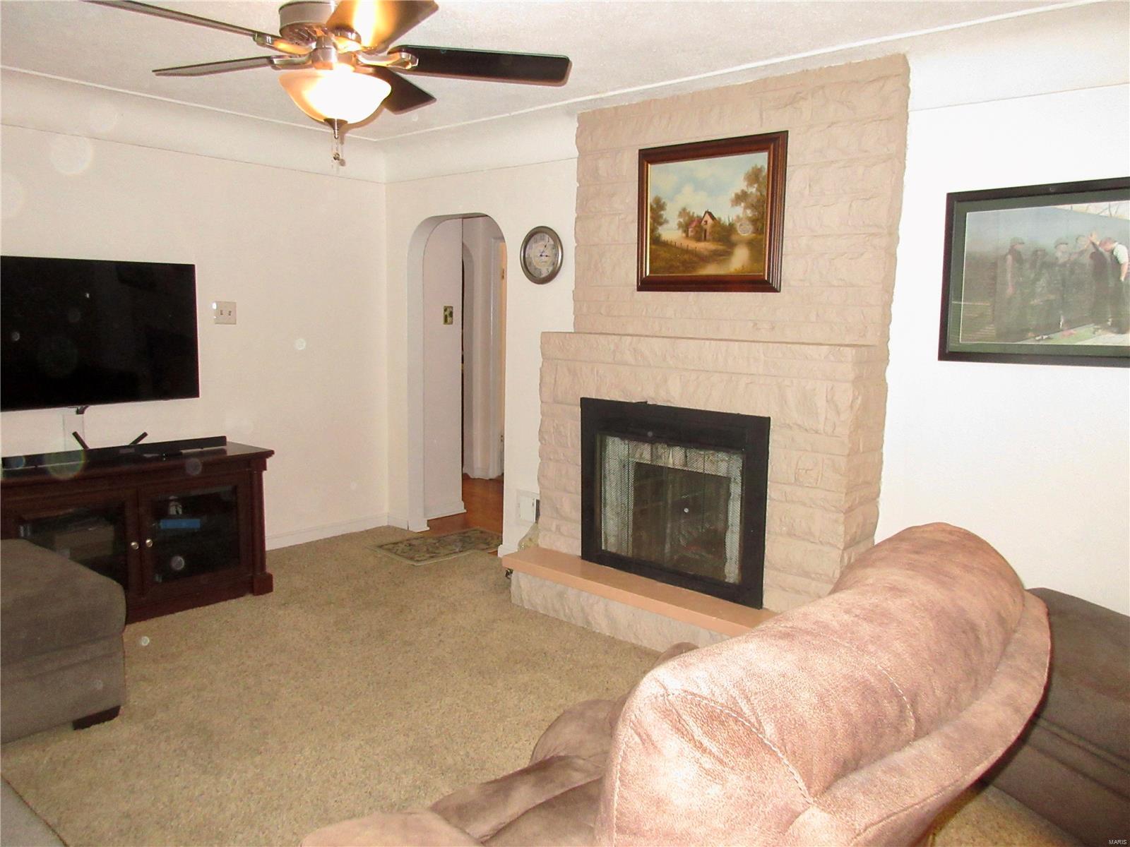 2316 Staunton Road Troy, IL 62294 - Photo 7 of 25 Gallery Image 7