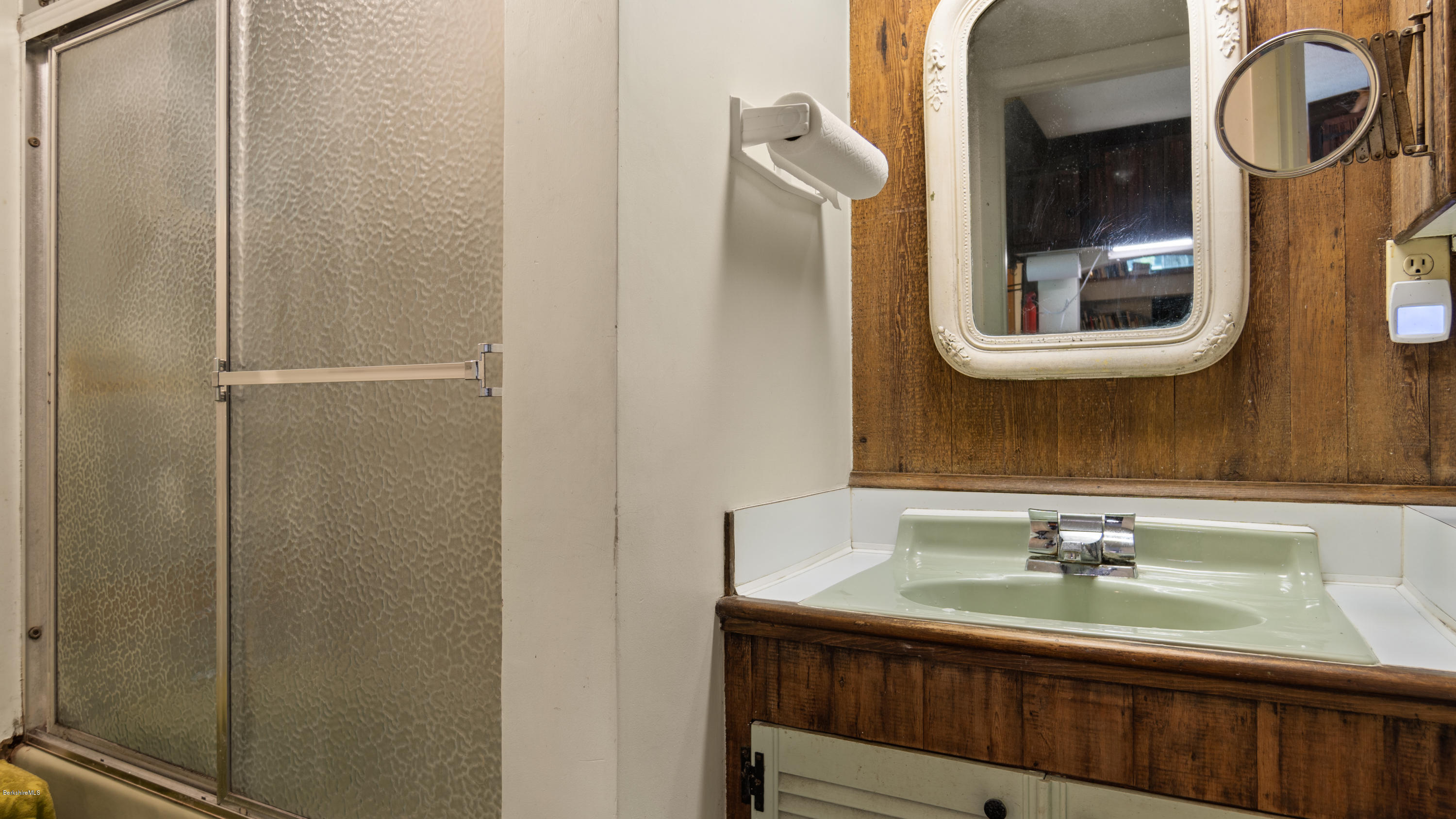 91 Tyringham Road Monterey, MA 01245 - Photo 18 of 32 Full bath