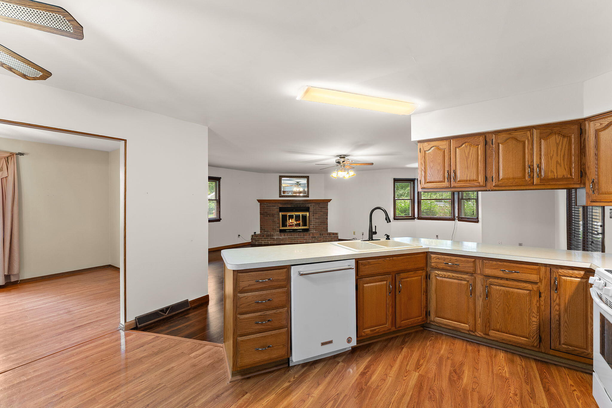 404 Hemlock Lane Crown Point, IN 46307 - Photo 9 of 22 2048x1365