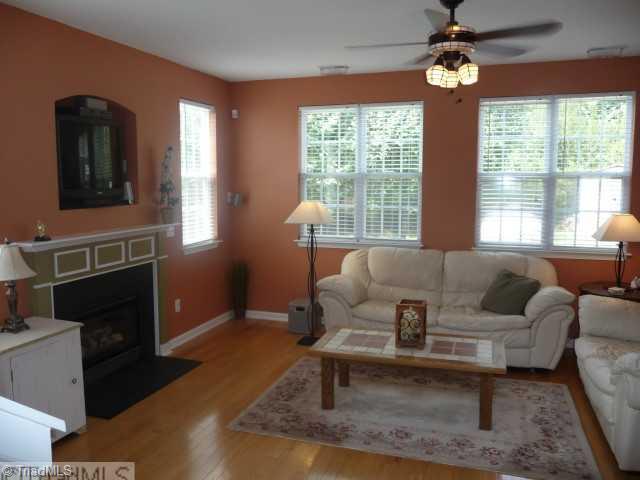 115 Salem Ridge Court Clemmons, NC 27012 - Photo 4 of 16 Living Room.