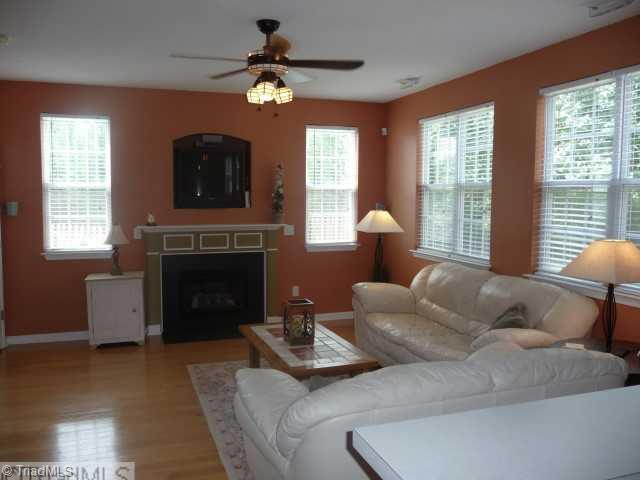 115 Salem Ridge Court Clemmons, NC 27012 - Photo 5 of 16 Living Room.
