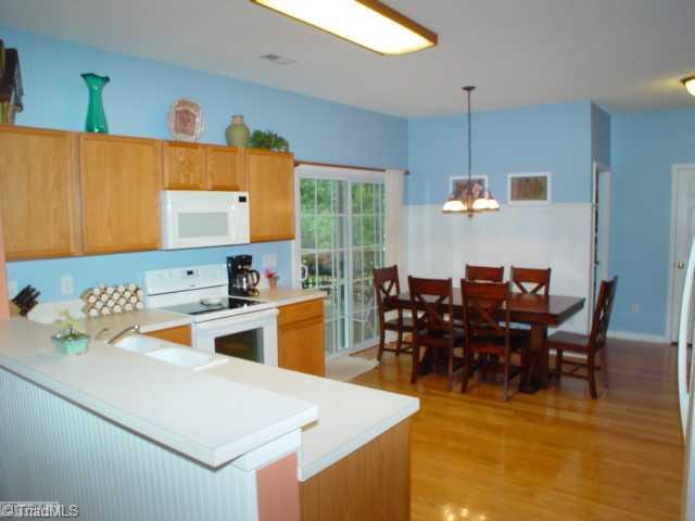 115 Salem Ridge Court Clemmons, NC 27012 - Photo 7 of 16 Kitchen.