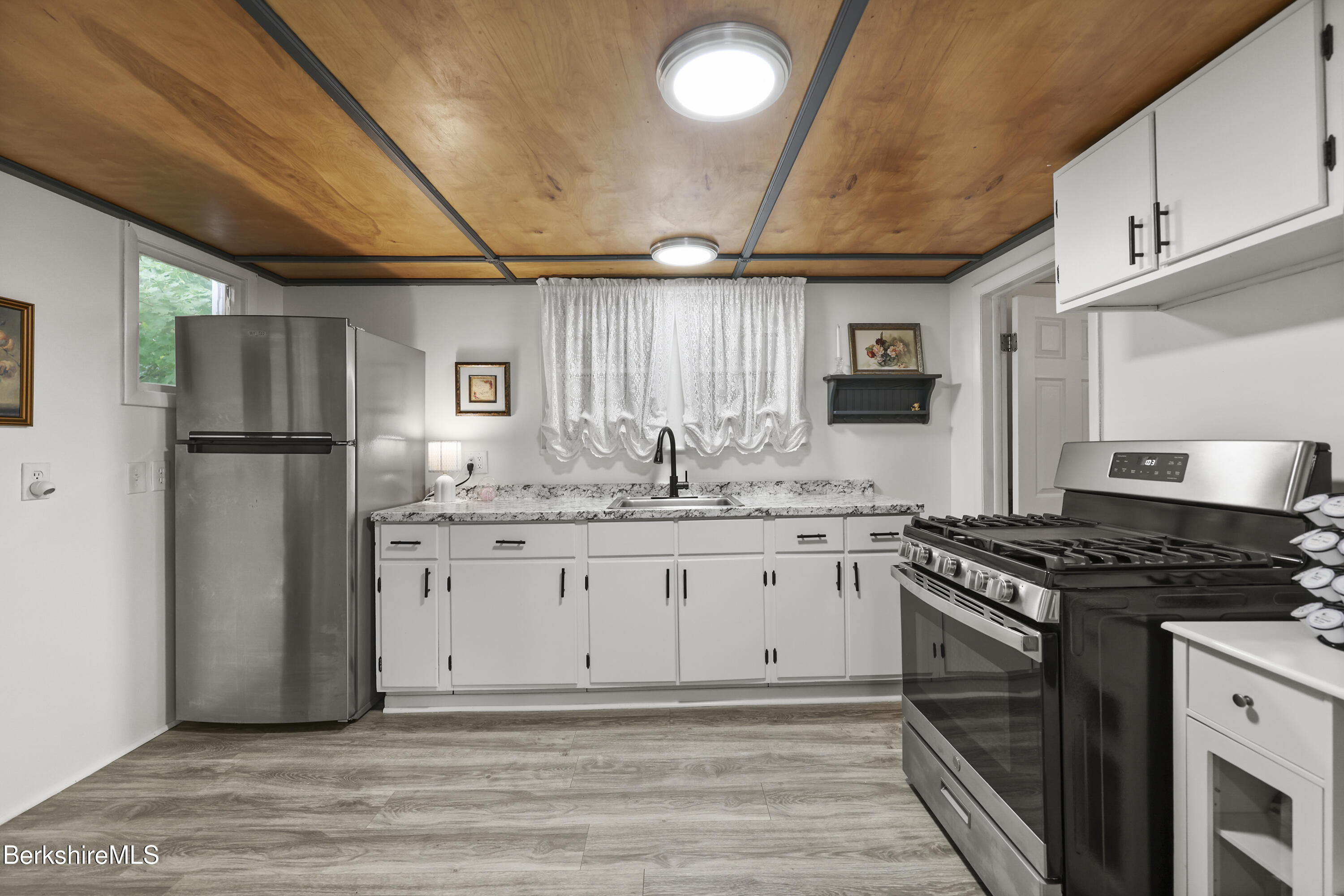 44 Pecks Road Pittsfield, MA 01201 - Photo 11 of 21 Kitchen