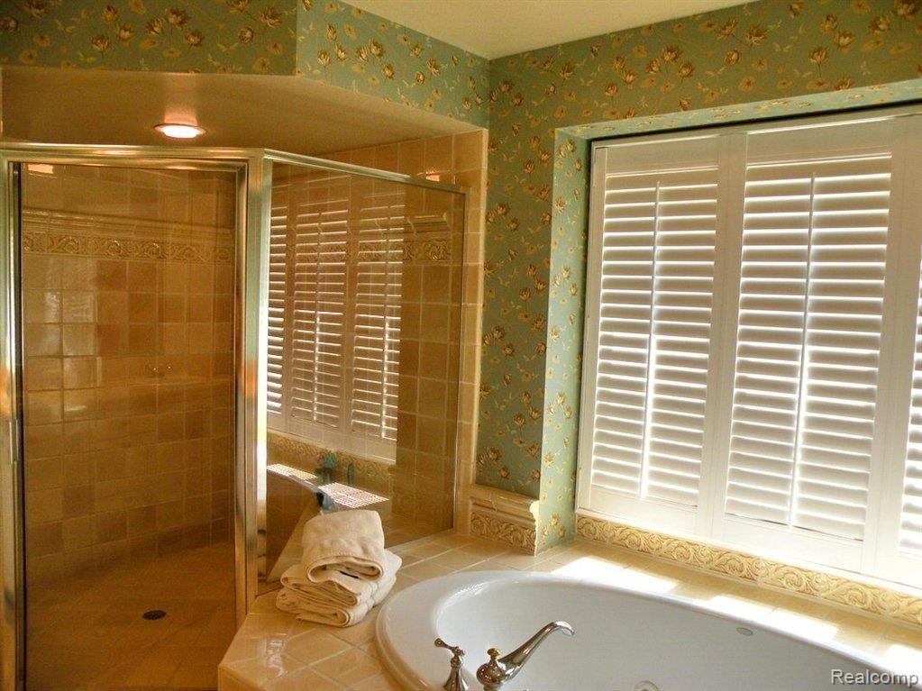 4737 Goodison Pl Drive Rochester, MI 48306 - Photo 15 of 25 Master Bath
