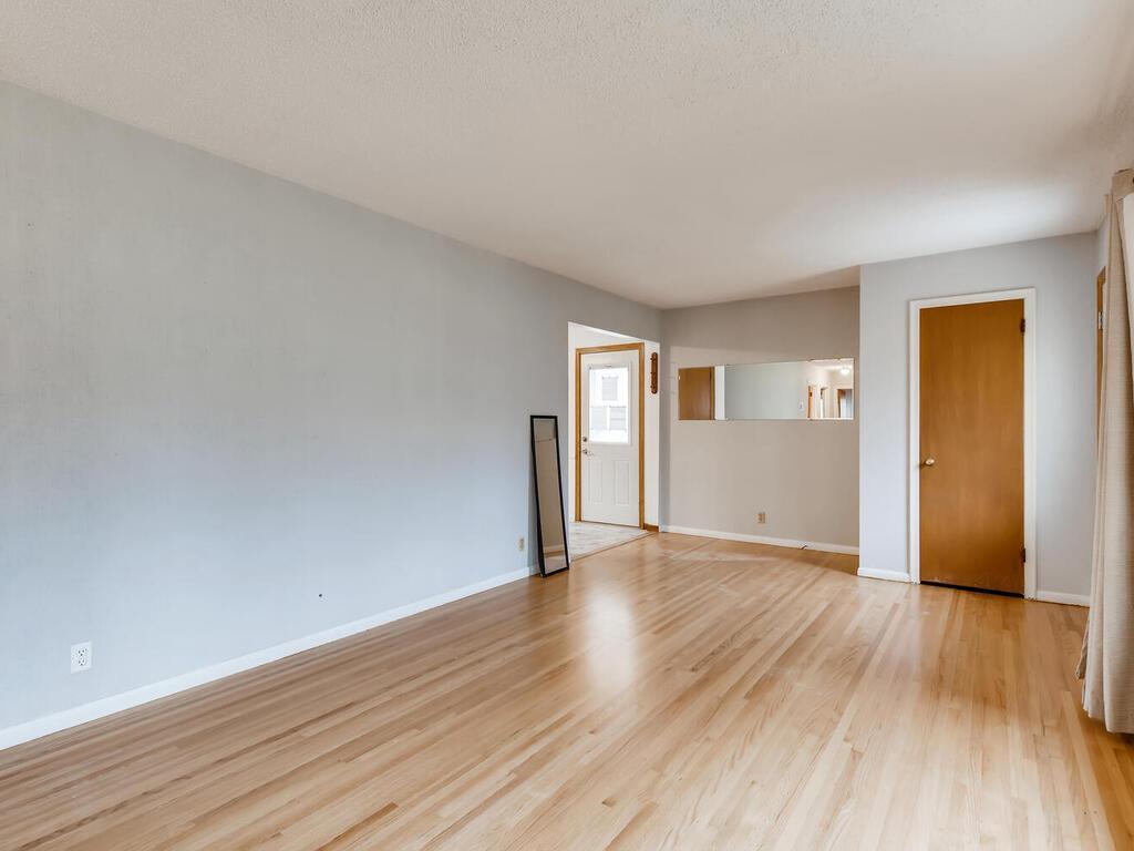 11316 Kell Road Bloomington, MN 55437 - Photo 5 of 27