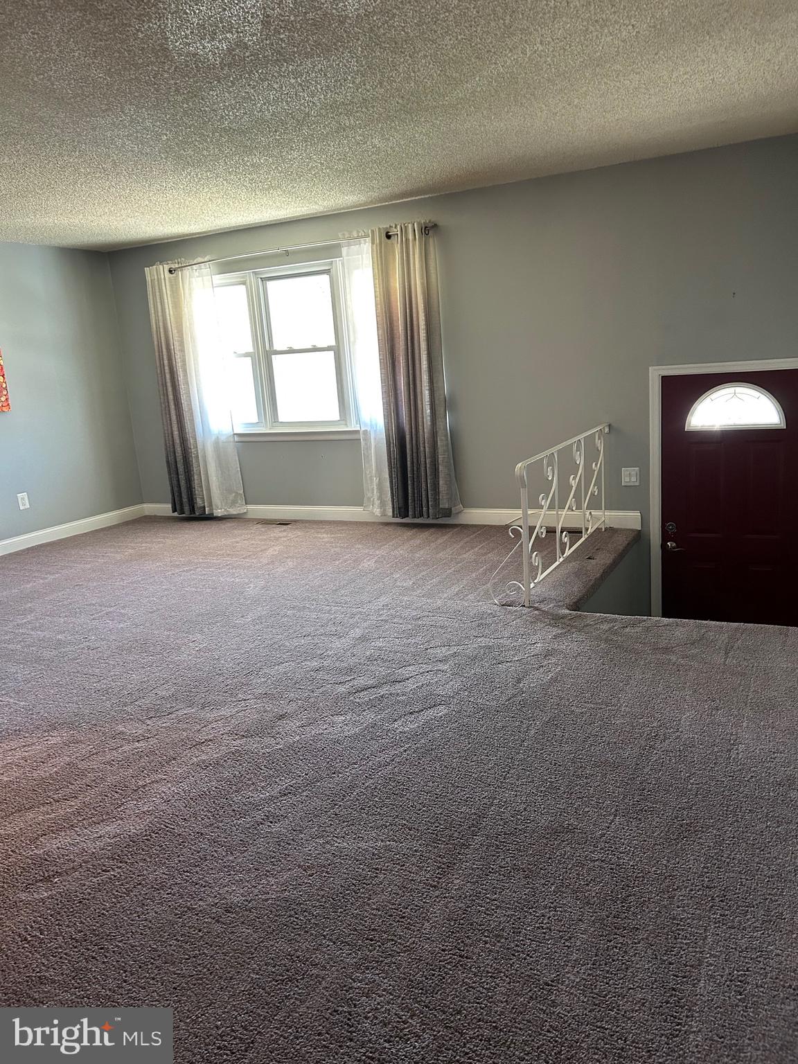 3568 Kyle Road Philadelphia, PA 19154 - Photo 8 of 39 Living room entrance