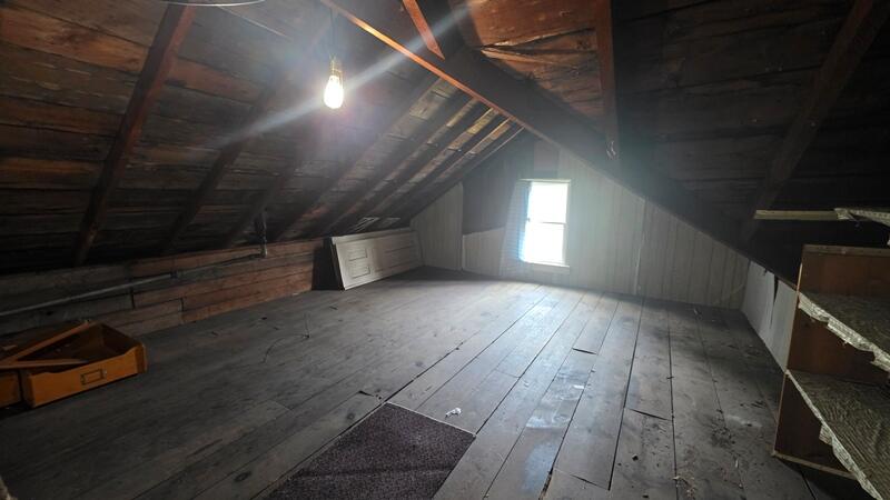 1120 Hamilton Street Manitowoc, WI 54220 - Photo 26 of 30 Walk - in Attic