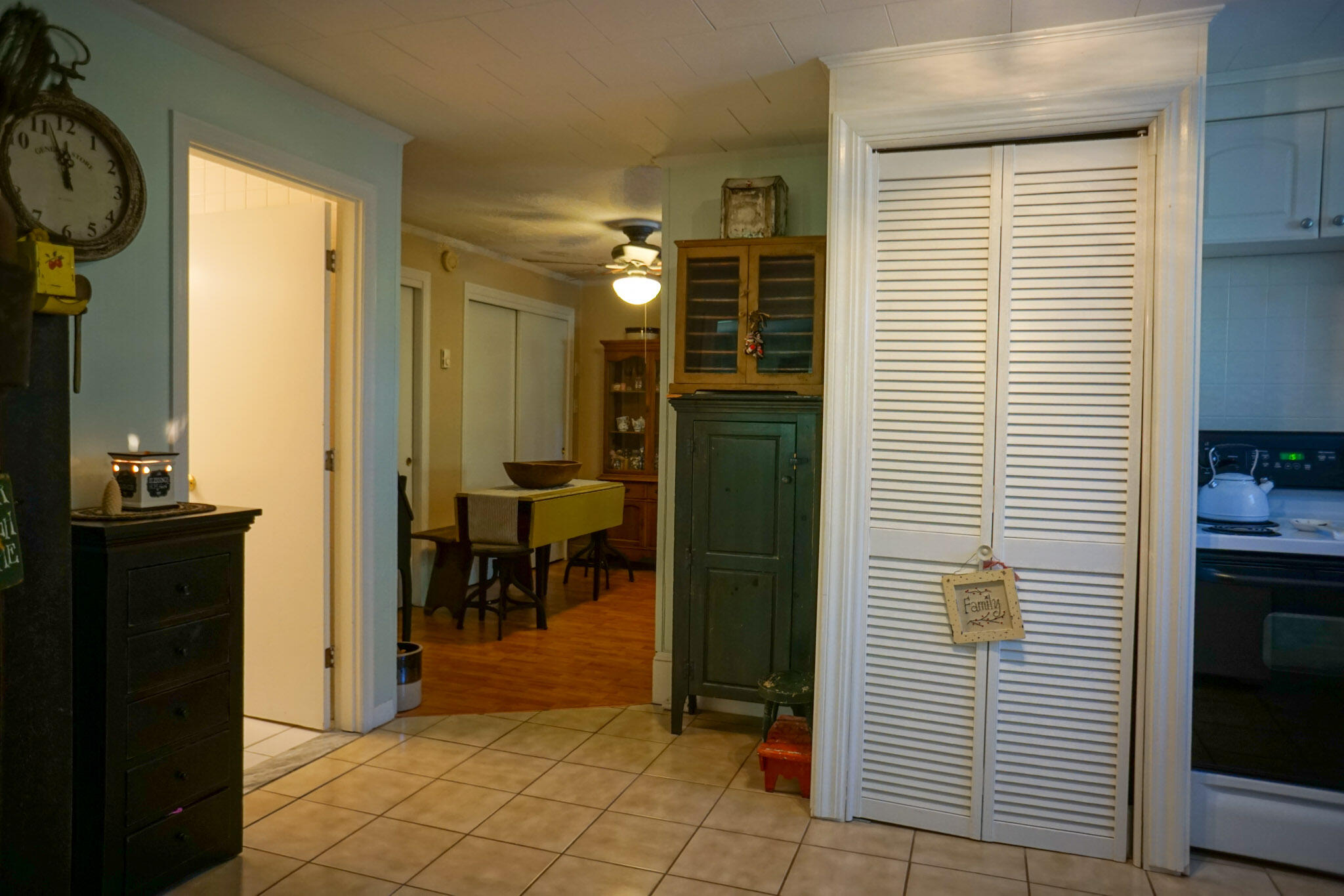 168 Woodbridge Road, Unit 5 York, ME 03909 - Photo 13 of 27 Kitchen (3)