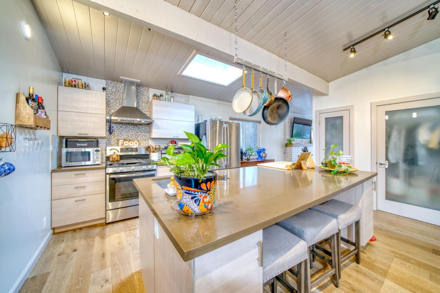 506 Isabella Road El Granada, CA 94019 - Photo 9 of 40 Gallery Image 9