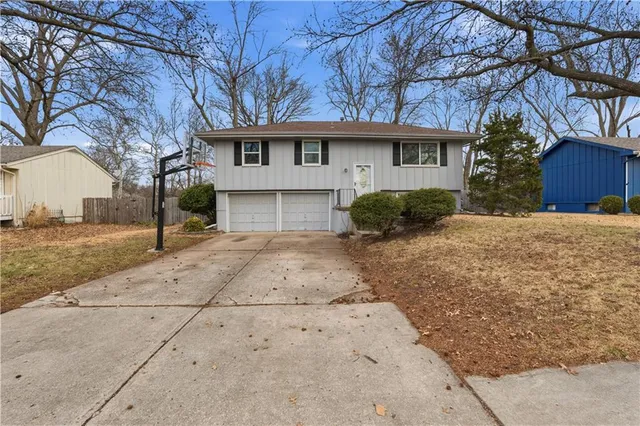 $234,000 | 504 Southwest Persels Road, Lee's Summit, MO 64081