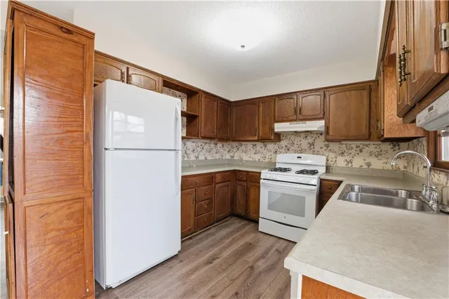 $234,000 | 504 Southwest Persels Road, Lee's Summit, MO 64081