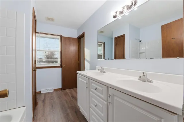 $234,000 | 504 Southwest Persels Road, Lee's Summit, MO 64081