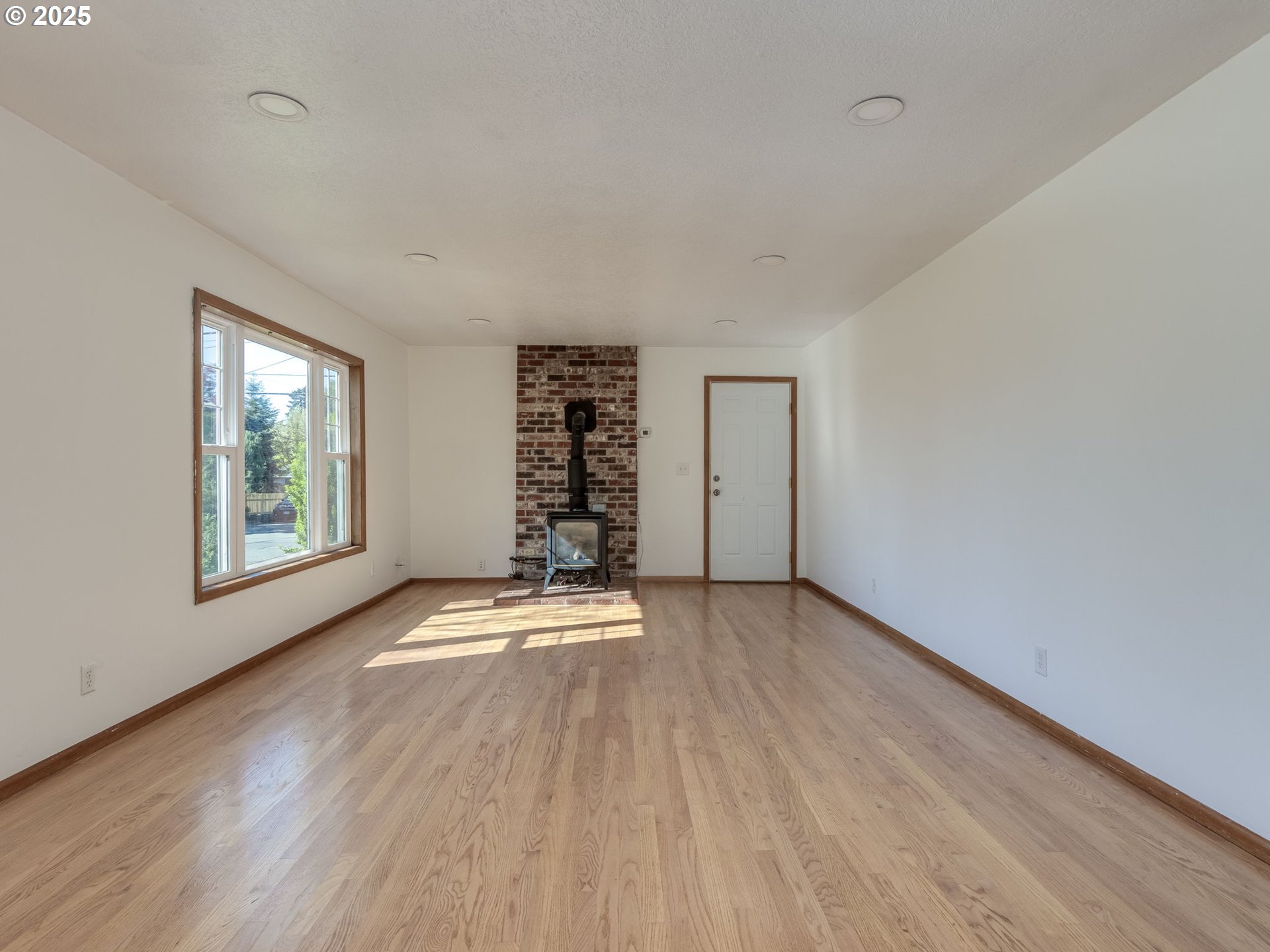 802 Southeast 4th Street Gresham, OR 97080 - Photo 16 of 37