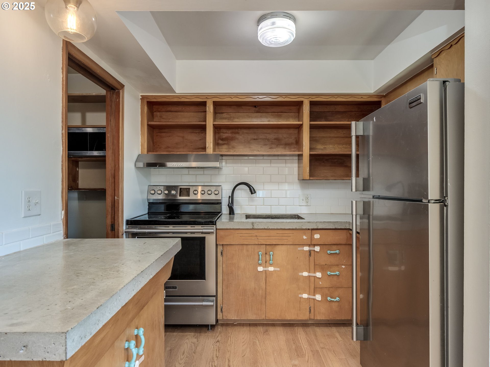 802 Southeast 4th Street Gresham, OR 97080 - Photo 22 of 37