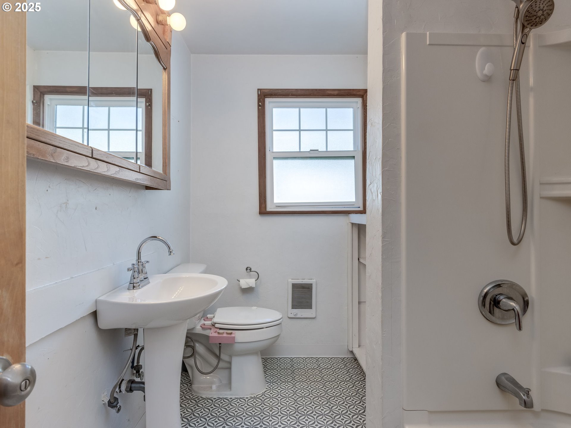 802 Southeast 4th Street Gresham, OR 97080 - Photo 30 of 37