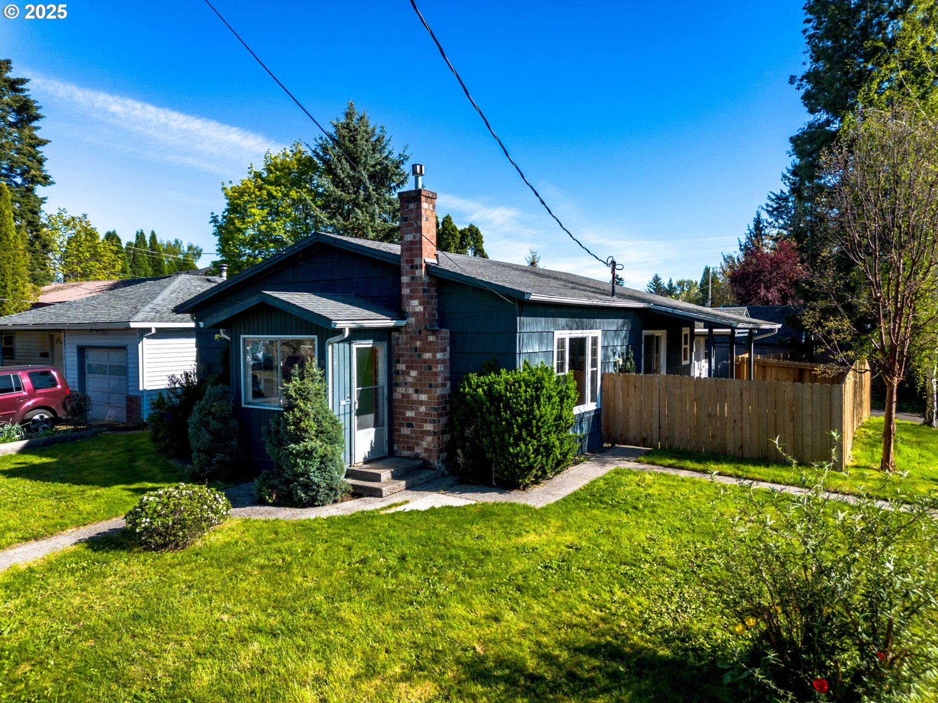 802 Southeast 4th Street Gresham, OR 97080 - Photo 3 of 37