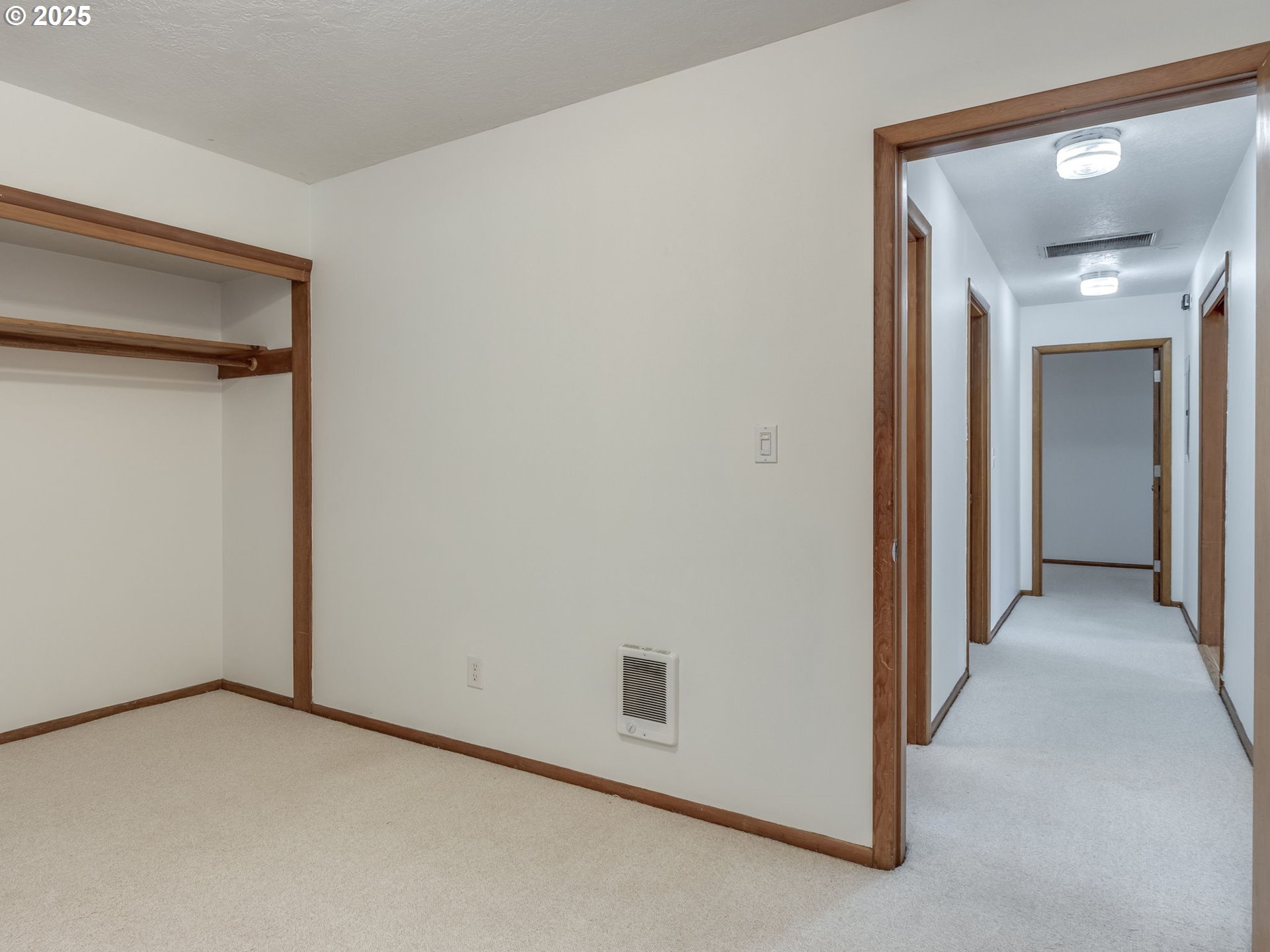 802 Southeast 4th Street Gresham, OR 97080 - Photo 32 of 37