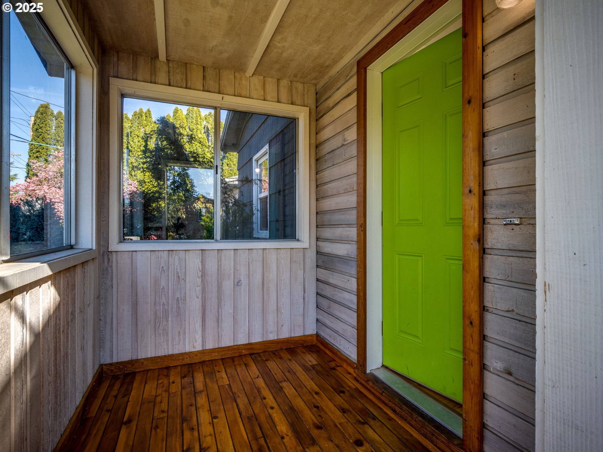 802 Southeast 4th Street Gresham, OR 97080 - Photo 5 of 37