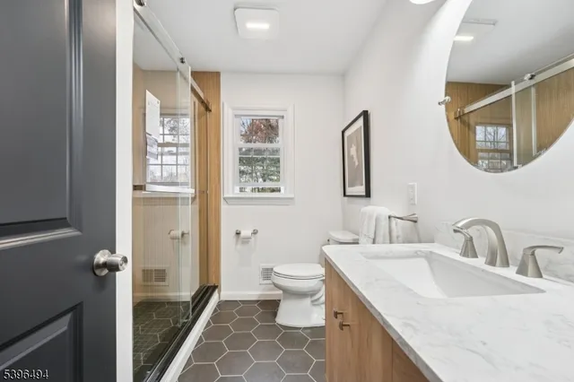 $5,200 | 139 Ridgedale Avenue, Florham Park, NJ 07932