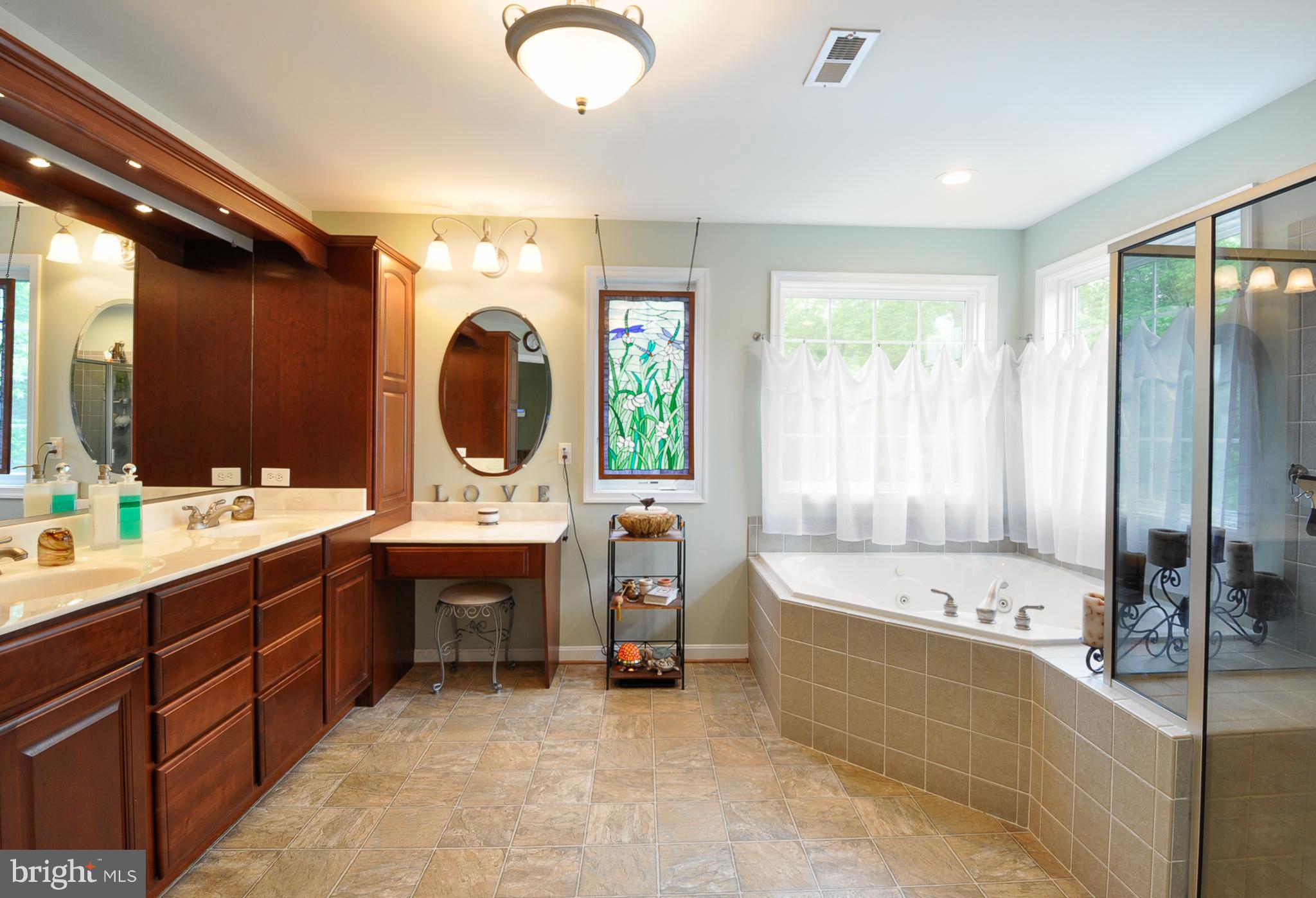 220 Revell Road Fredericksburg, VA 22405 - Photo 18 of 30 Bath (Master)