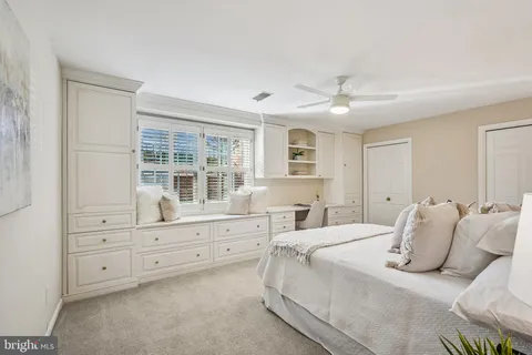 $650,000 | 4821 Sangamore Road, Unit 12, Bethesda, MD 20816