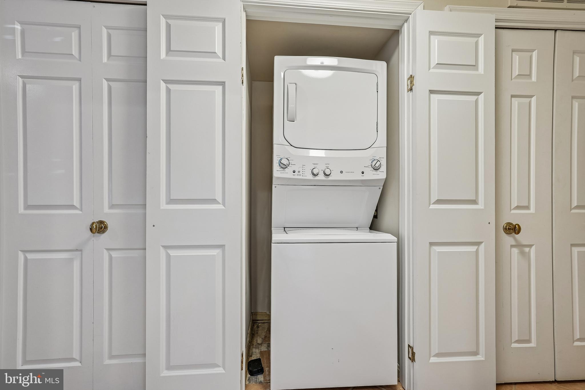 4821 Sangamore Road, Unit 12 Bethesda, MD 20816 - Photo 18 of 22 Washer and Dryer