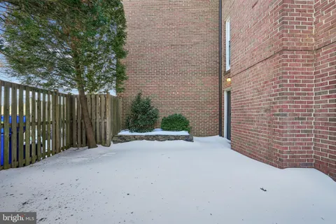 $650,000 | 4821 Sangamore Road, Unit 12, Bethesda, MD 20816