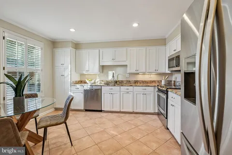 $650,000 | 4821 Sangamore Road, Unit 12, Bethesda, MD 20816