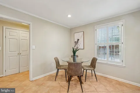 $650,000 | 4821 Sangamore Road, Unit 12, Bethesda, MD 20816