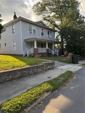 $299,900 | 106 College Street, Thomasville, NC 27360